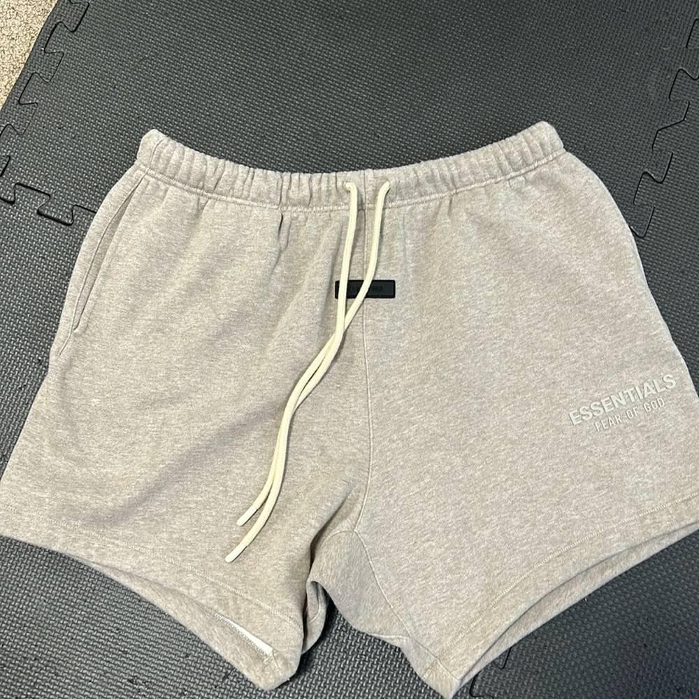 Fear of God, essentials, core Heather relaxed, sweat shorts heather oatmeal